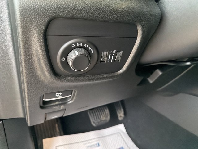 New 2026 Jeep Grand Cherokee Altitude AWD/4WD image 16