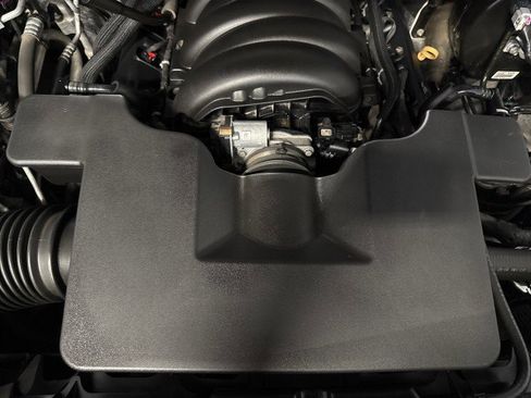 Used 2018 Chevrolet Suburban Premier AWD/4WD image 35