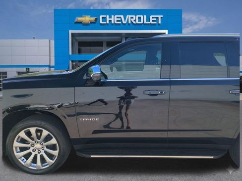 Used 2025 Chevrolet Tahoe Premier AWD/4WD image 13