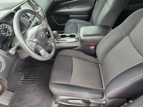 Used 2018 Nissan Pathfinder S image 11