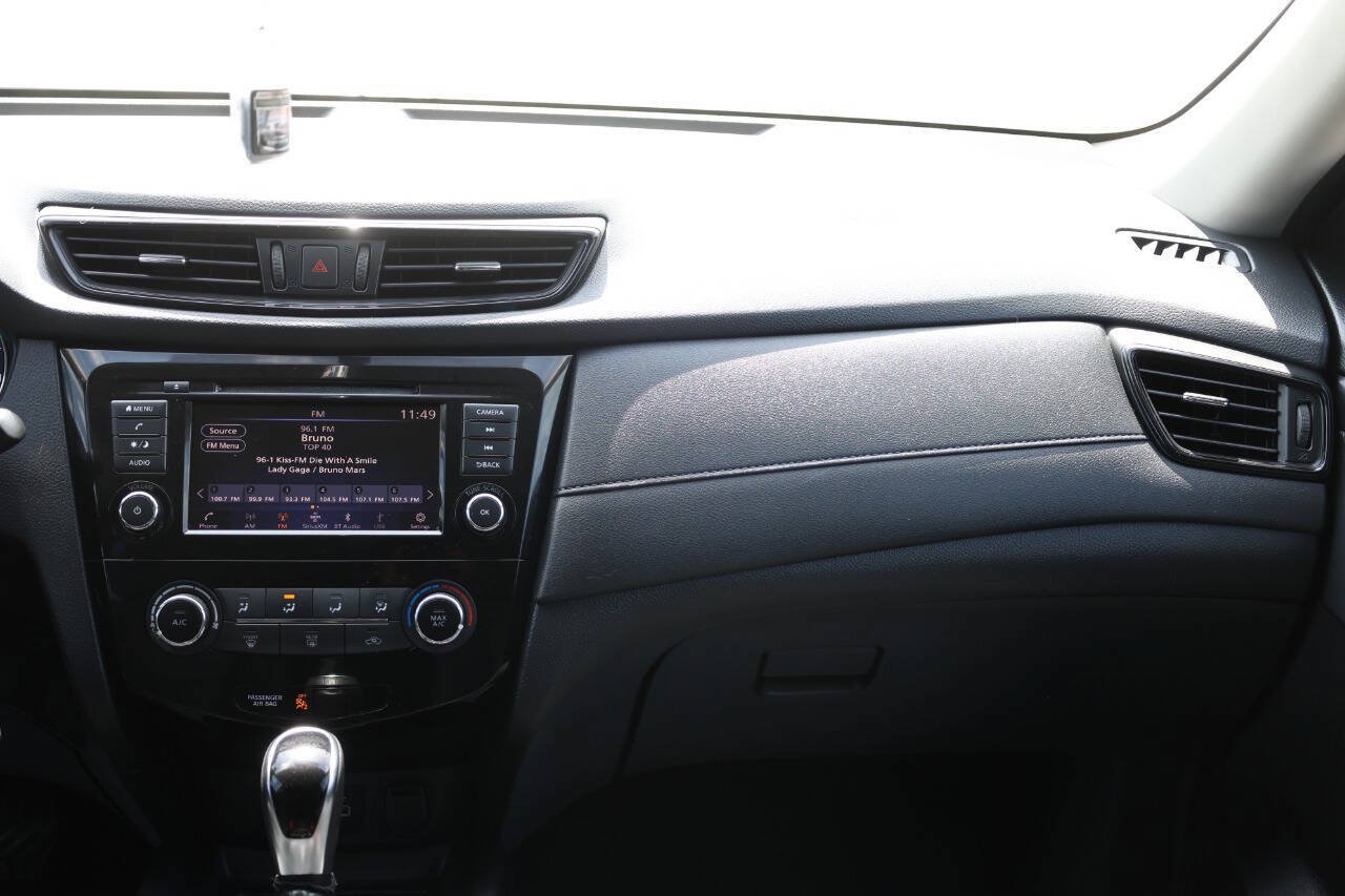 Used 2018 Nissan Rogue S AWD/4WD image 24