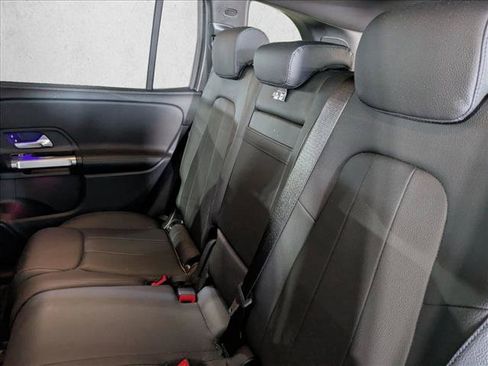 Used 2022 Mercedes-Benz GLB 250 image 19