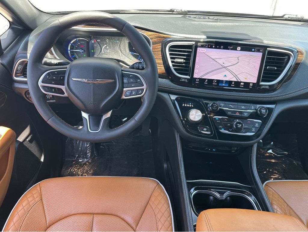 Used 2023 Chrysler Pacifica Pinnacle FWD image 20
