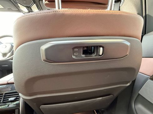 Used 2025 BMW X5 xDrive50e AWD/4WD image 40