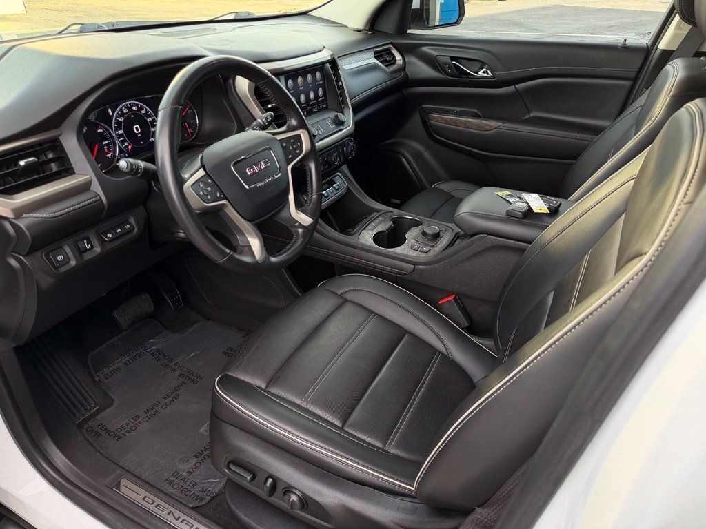Used 2021 GMC Acadia Denali w/ Denali Technology Package FWD image 11