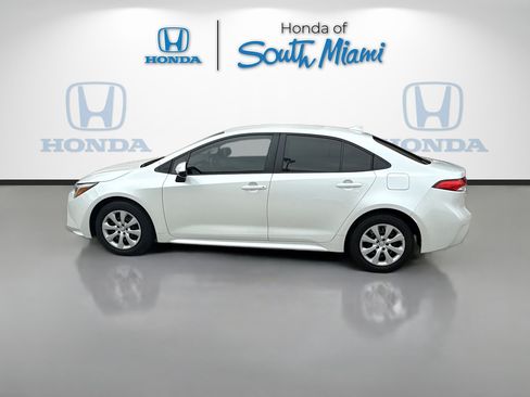 Used 2025 Toyota Corolla LE w/ Convenience Package image 4