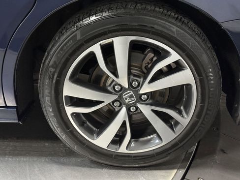 Certified 2024 Honda Odyssey Touring image 19