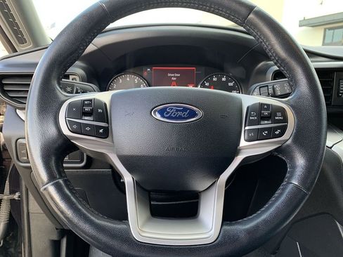 Used 2020 Ford Explorer XLT image 14