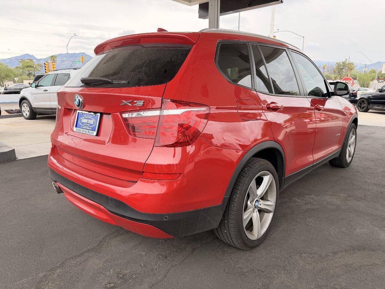 Used 2017 BMW X3 sDrive28i RWD image 3