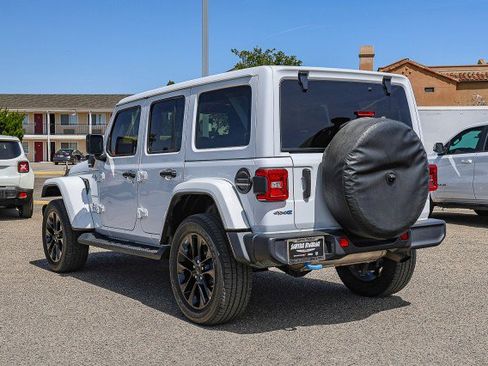 Used 2023 Jeep Wrangler Sahara AWD/4WD image 6