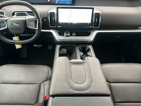 New 2025 Ford Expedition Max Platinum w/ Platinum Ultimate Package image 13