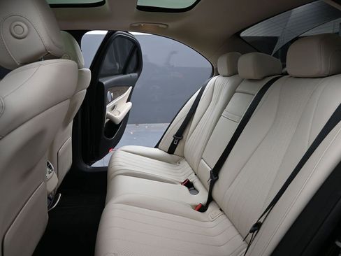 Used 2020 Mercedes-Benz E 350 E 350 w/ Parking Assistance Package image 18