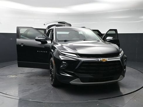 Used 2023 Chevrolet Blazer LT w/ Sound & Technology Package FWD image 44
