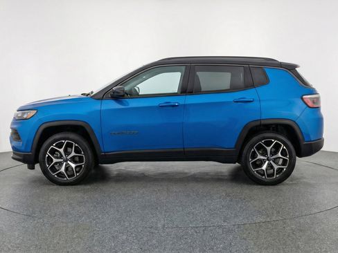 Used 2025 Jeep Compass Limited image 5