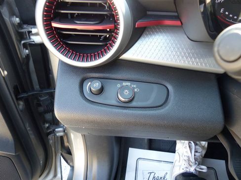 Used 2025 Chevrolet Trax RS w/ Driver Confidence Package FWD image 22