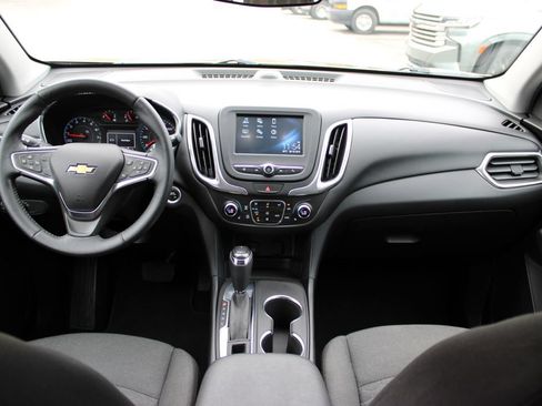 Used 2018 Chevrolet Equinox LT FWD image 36