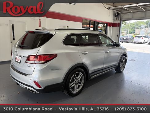 Used 2017 Hyundai Santa Fe Limited FWD image 4
