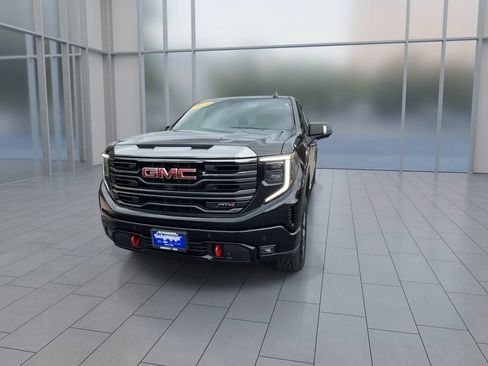 Used 2024 GMC Sierra 1500 AT4 w/ Technology Package AWD/4WD image 3