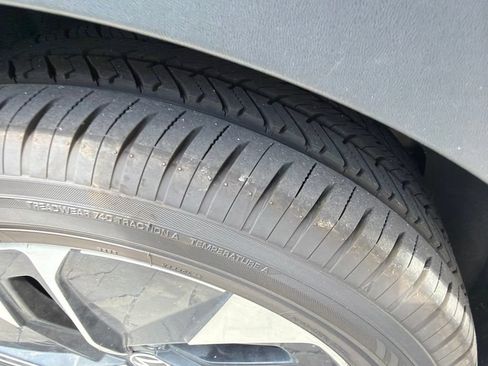 Used 2021 Volkswagen ID.4 Pro S RWD image 8