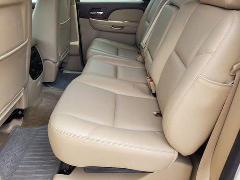 Used 2012 Chevrolet Avalanche LTZ RWD image 27