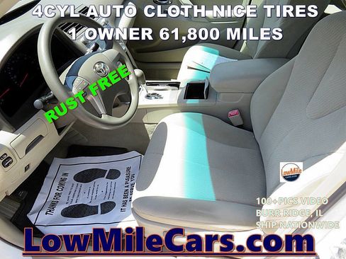Used 2010 Toyota Camry LE FWD image 3