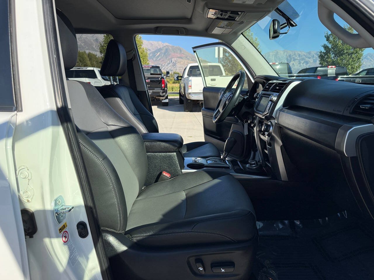 Used 2019 Toyota 4Runner SR5 Premium AWD/4WD image 22