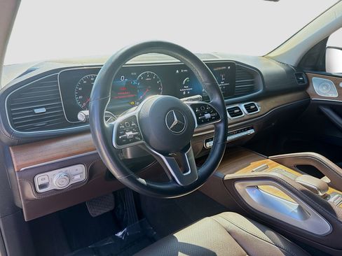 Used 2022 Mercedes-Benz GLS 450 4MATIC image 9