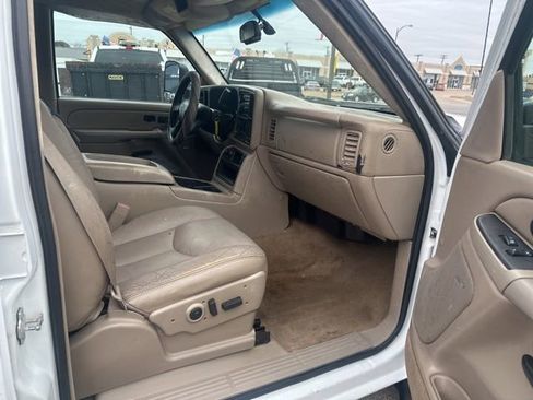 Used 2005 Chevrolet Silverado 3500 LT w/ Heavy-Duty Power Package image 8