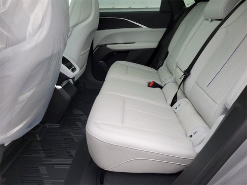 New 2025 Cadillac Lyriq Luxury image 16