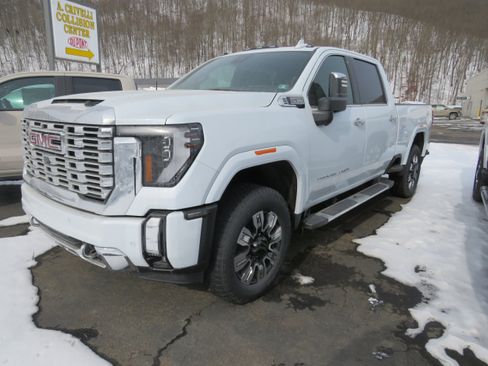 New 2026 GMC Sierra 2500 Denali w/ Denali Reserve Package image 3