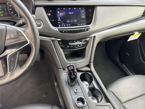 Certified 2025 Cadillac XT5 Premium Luxury image 28