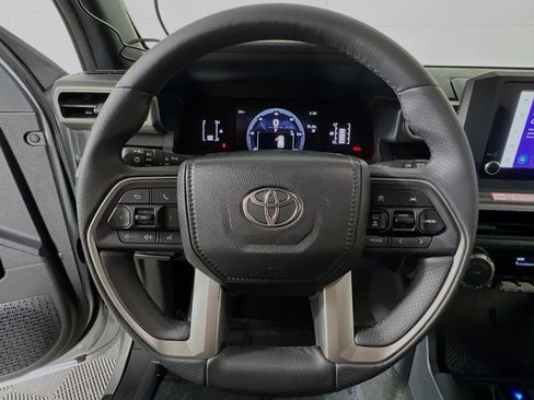 Used 2025 Toyota 4Runner SR5 image 18
