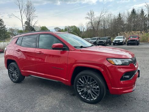 Used 2023 Jeep Compass Limited AWD/4WD image 1