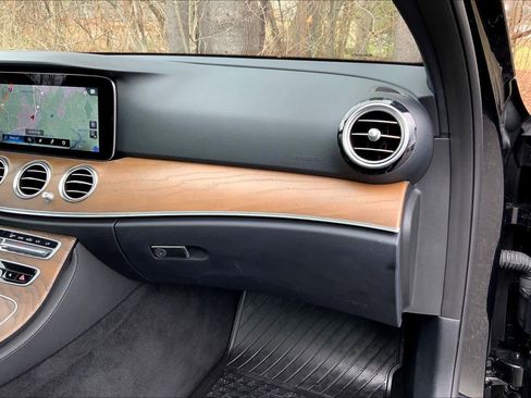 Certified 2021 Mercedes-Benz E 350 4MATIC Sedan image 19