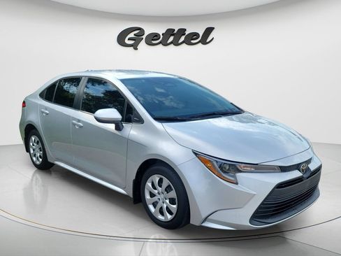 Certified 2023 Toyota Corolla LE FWD image 3