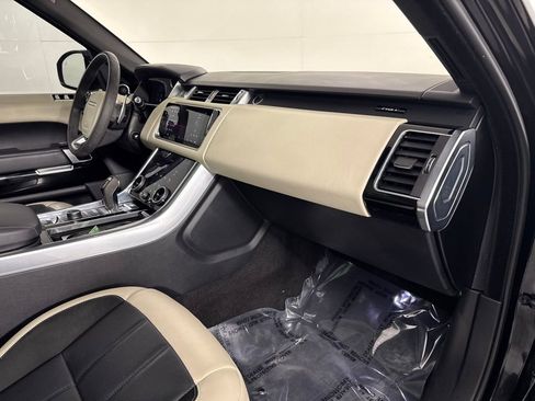 Used 2019 Land Rover Range Rover Sport HST image 34