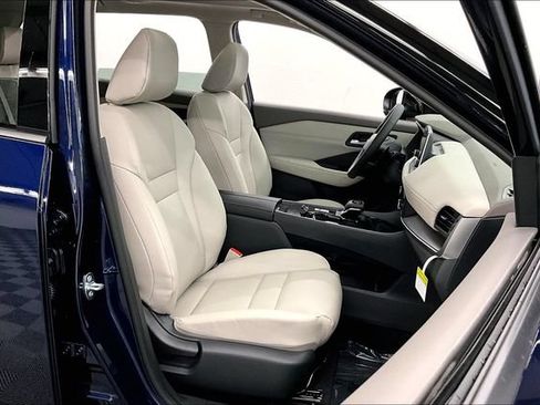 New 2026 Nissan Rogue SV FWD image 39