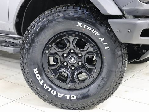 Used 2022 Ford Bronco Wildtrak image 13