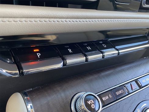 Certified 2023 Lincoln Aviator Reserve w/ Equipment Group 201A image 29