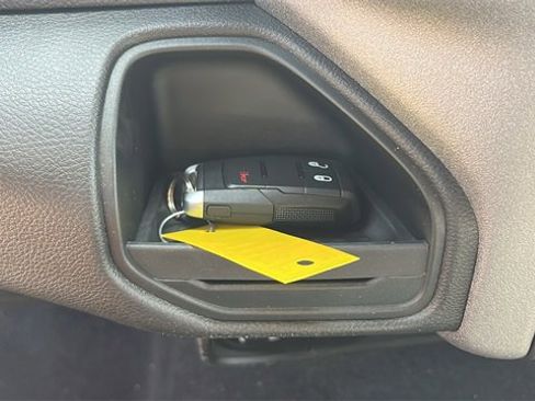 Used 2024 RAM 2500 Tradesman w/ Chrome Appearance Group image 28