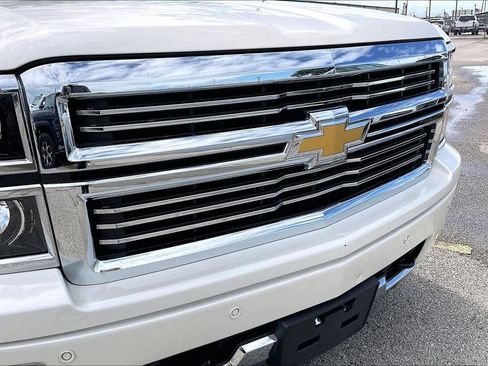 Used 2015 Chevrolet Silverado 1500 High Country w/ High Country Premium Package AWD/4WD image 34