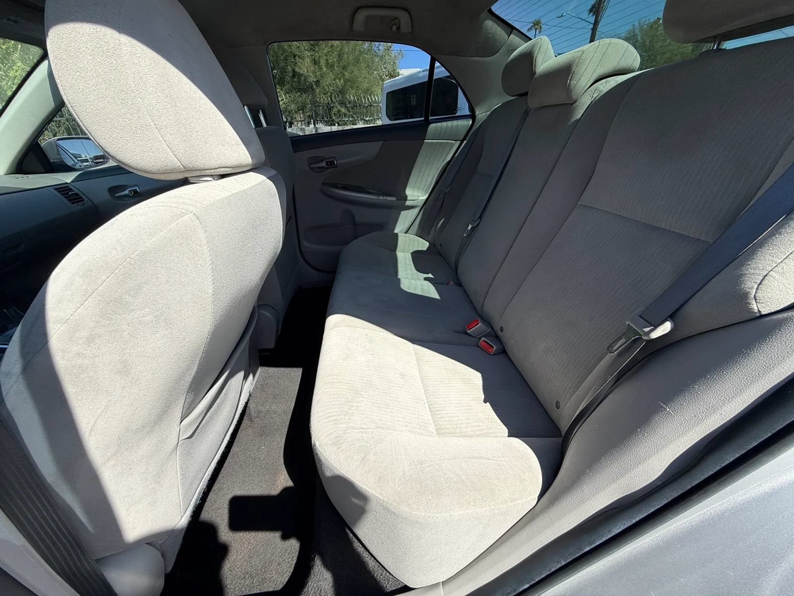 Used 2010 Toyota Corolla LE FWD image 17