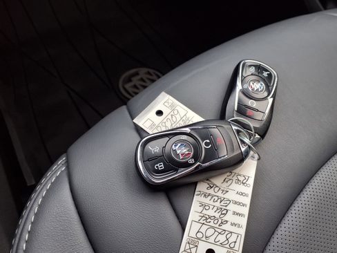 Used 2024 Buick Enclave Essence w/ Technology Package image 16