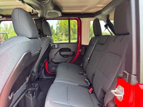 Used 2026 Jeep Wrangler Unlimited Rubicon AWD/4WD image 14