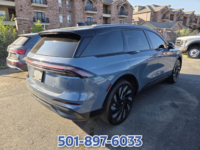 Used 2025 Lincoln Nautilus Reserve AWD/4WD image 4