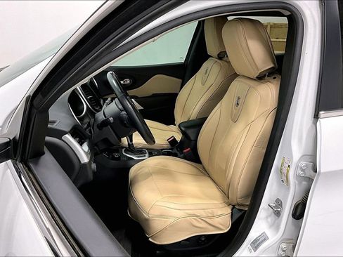 Used 2017 Jeep Cherokee Limited w/ Luxury Group image 31