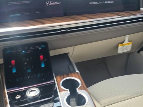 New 2026 Cadillac Escalade Platinum Sport AWD/4WD image 19