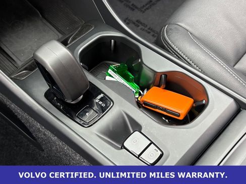 Certified 2025 Volvo XC40 B5 Core AWD/4WD image 19