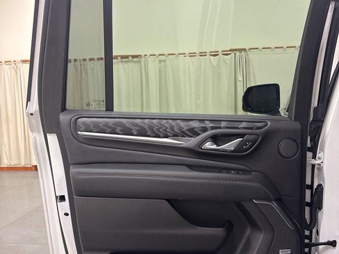 Used 2023 GMC Yukon XL Denali image 25