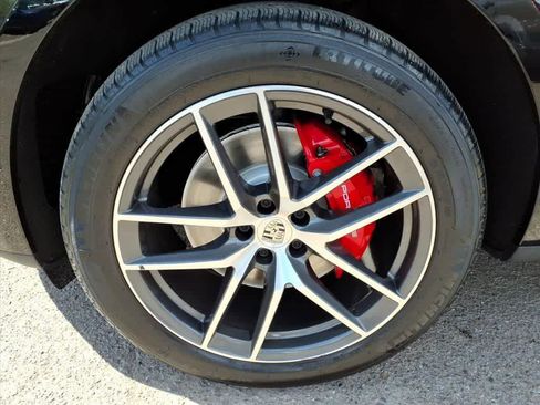 Used 2022 Porsche Macan S image 8